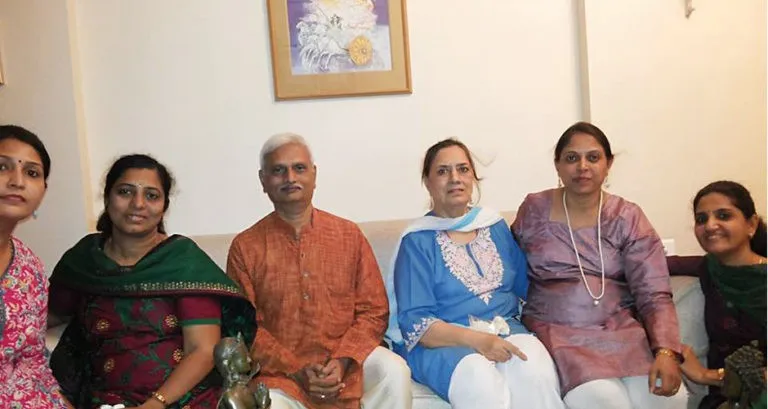 Brahma Vidya students from Thane and their Guru