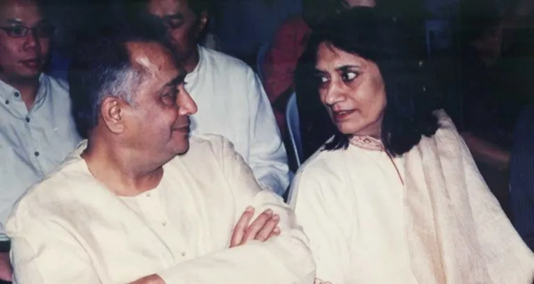 Justice M. L. Dudhat · 2000 · With my Guru, at the launch of my first book